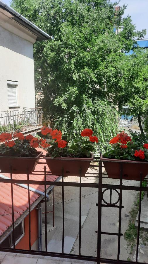 City Life Apartment Debrecen Buitenkant foto