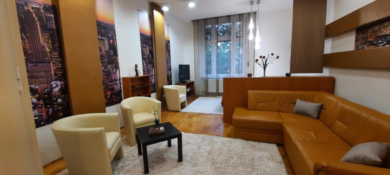 City Life Apartment Debrecen Buitenkant foto