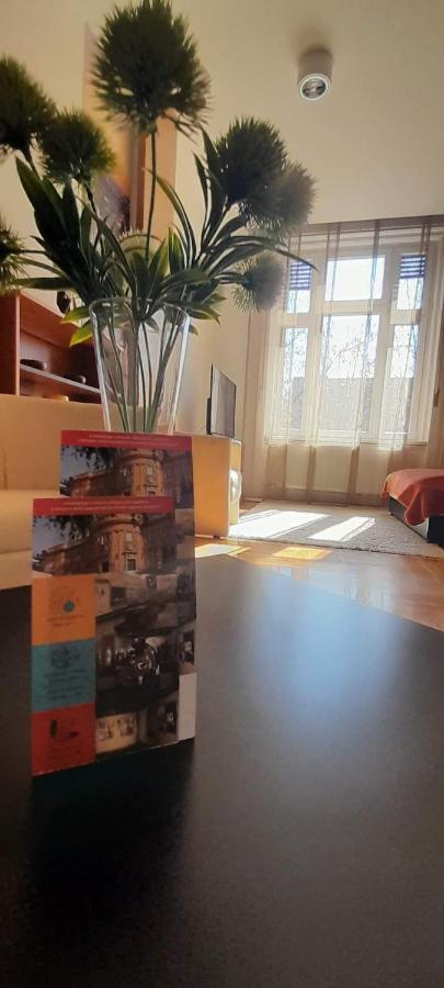 City Life Apartment Debrecen Buitenkant foto