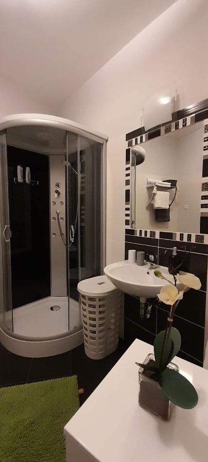 City Life Apartment Debrecen Buitenkant foto